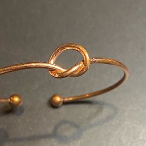 ⚠️ Rose gold toned infinity knit adjustable bracelet